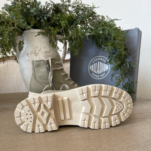 Palladium - Free People - Women’s ‘Pallabase Twill’ Boots - Dune - Picture 10 of 10